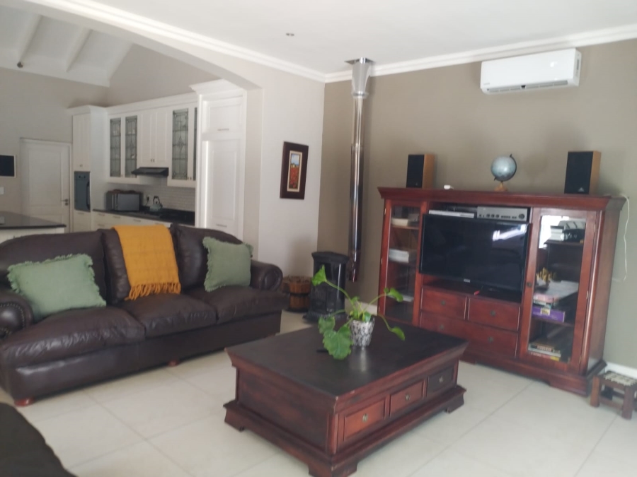To Let 4 Bedroom Property for Rent in Val De Vie Estate Western Cape